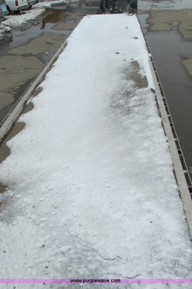 image for item E5049 1995 Trail King NXT152 flatbed trailer