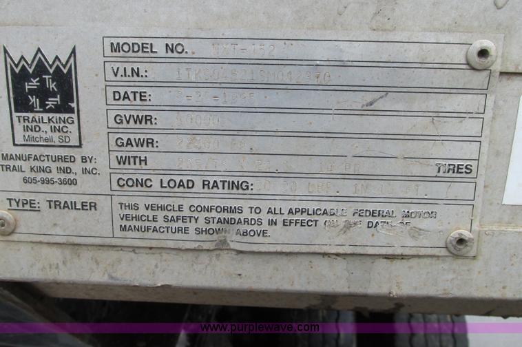 image for item E5049 1995 Trail King NXT152 flatbed trailer