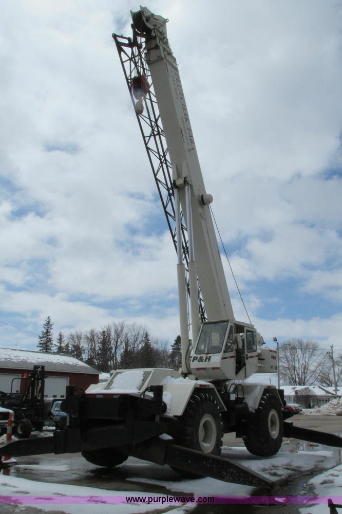 image for item E5051 1985 P & H RT50 rough terrain crane