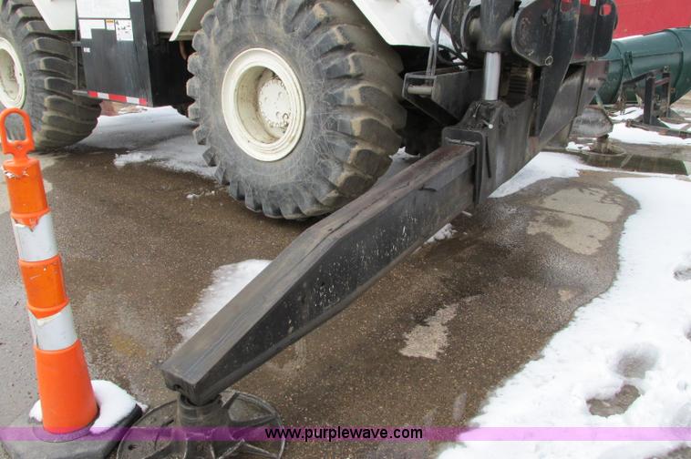 image for item E5051 1985 P & H RT50 rough terrain crane