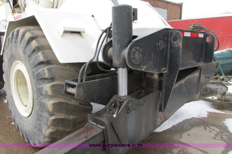 image for item E5051 1985 P & H RT50 rough terrain crane