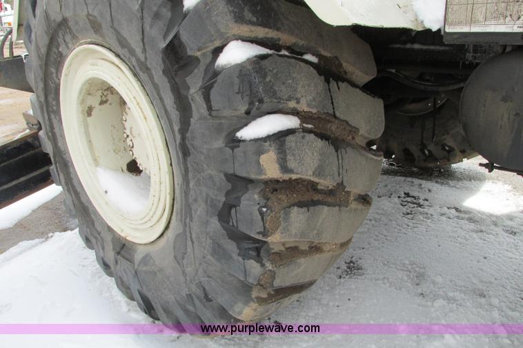 image for item E5051 1985 P & H RT50 rough terrain crane