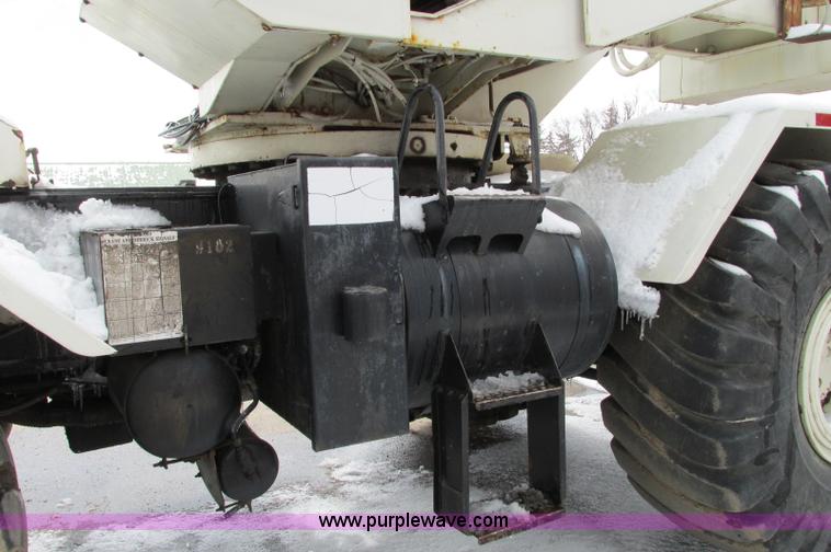 image for item E5051 1985 P & H RT50 rough terrain crane