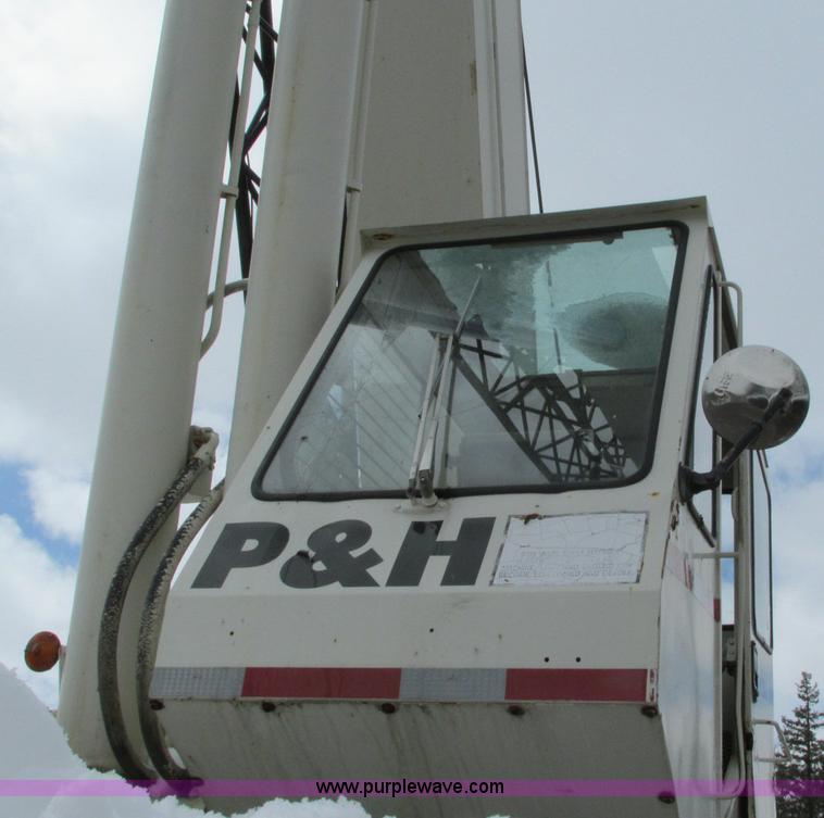 image for item E5051 1985 P & H RT50 rough terrain crane