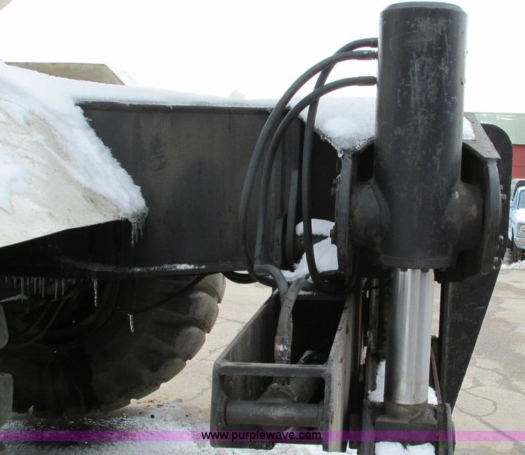 image for item E5051 1985 P & H RT50 rough terrain crane