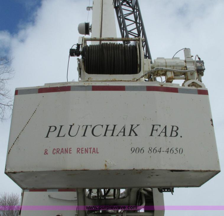 image for item E5051 1985 P & H RT50 rough terrain crane