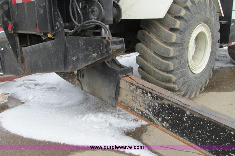 image for item E5051 1985 P & H RT50 rough terrain crane