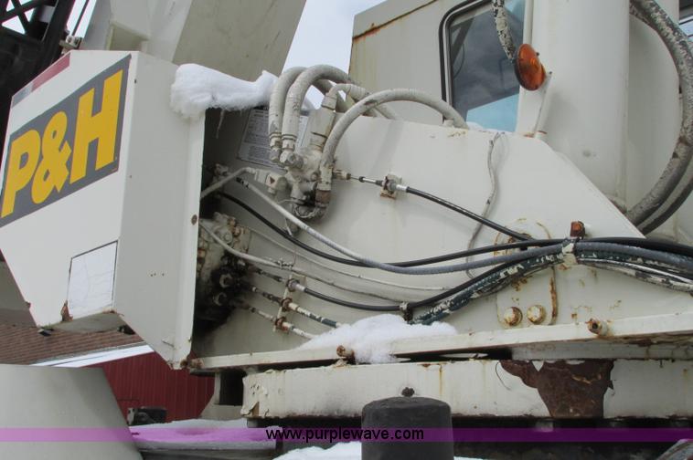 image for item E5051 1985 P & H RT50 rough terrain crane