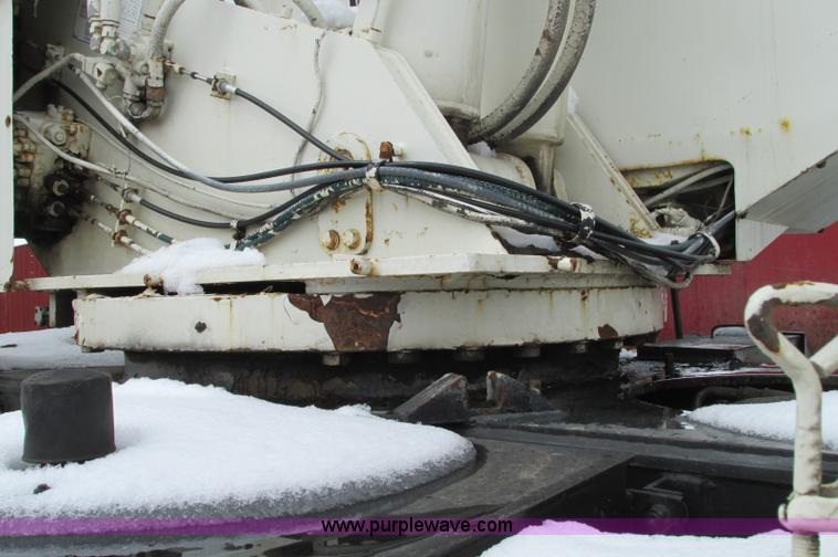 image for item E5051 1985 P & H RT50 rough terrain crane