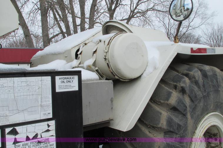 image for item E5051 1985 P & H RT50 rough terrain crane