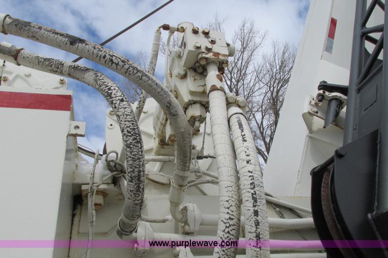 image for item E5051 1985 P & H RT50 rough terrain crane