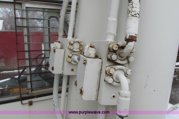 image for item E5051 1985 P & H RT50 rough terrain crane