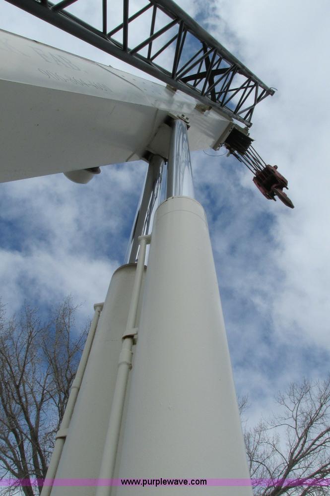 image for item E5051 1985 P & H RT50 rough terrain crane