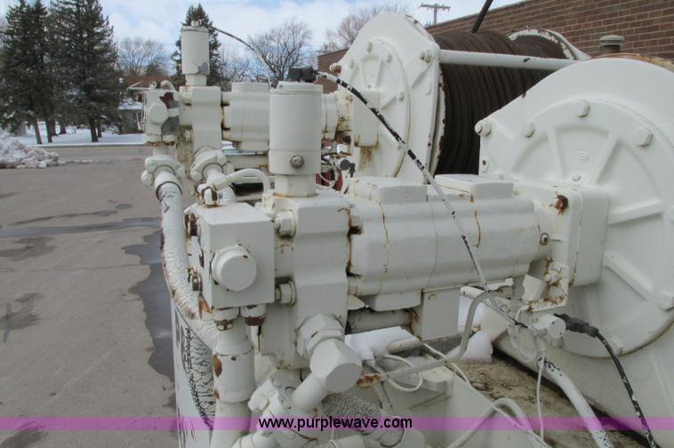 image for item E5051 1985 P & H RT50 rough terrain crane