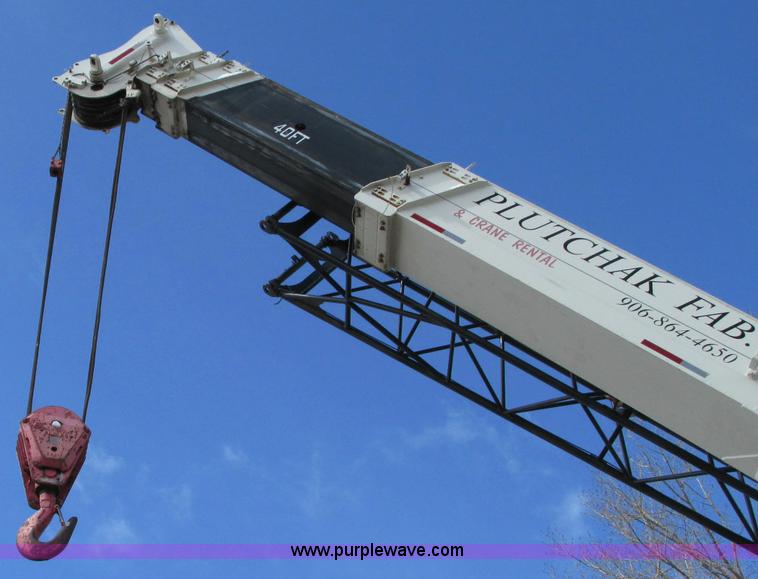 image for item E5051 1985 P & H RT50 rough terrain crane