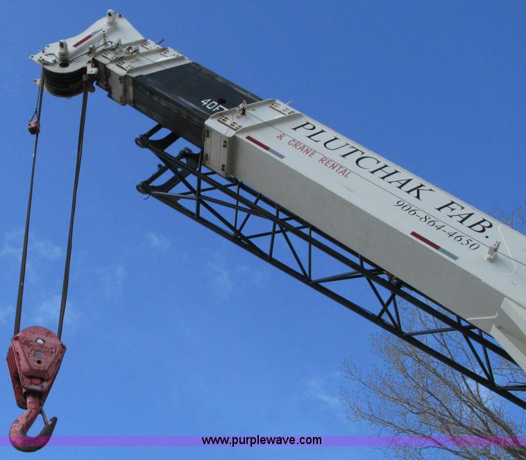 image for item E5051 1985 P & H RT50 rough terrain crane