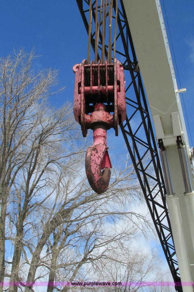 image for item E5051 1985 P & H RT50 rough terrain crane