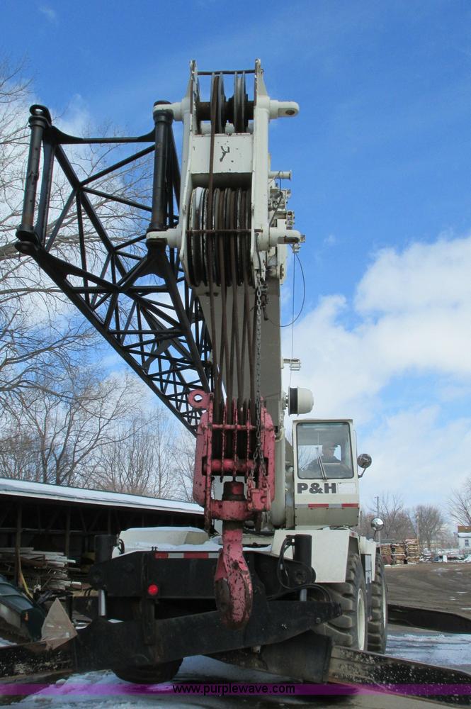 image for item E5051 1985 P & H RT50 rough terrain crane