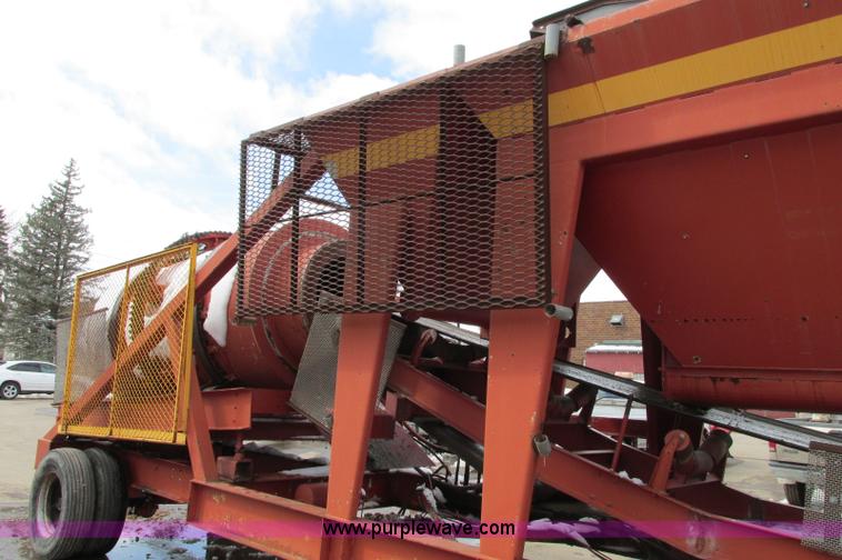 image for item E5052 Trailer mounted soil blender