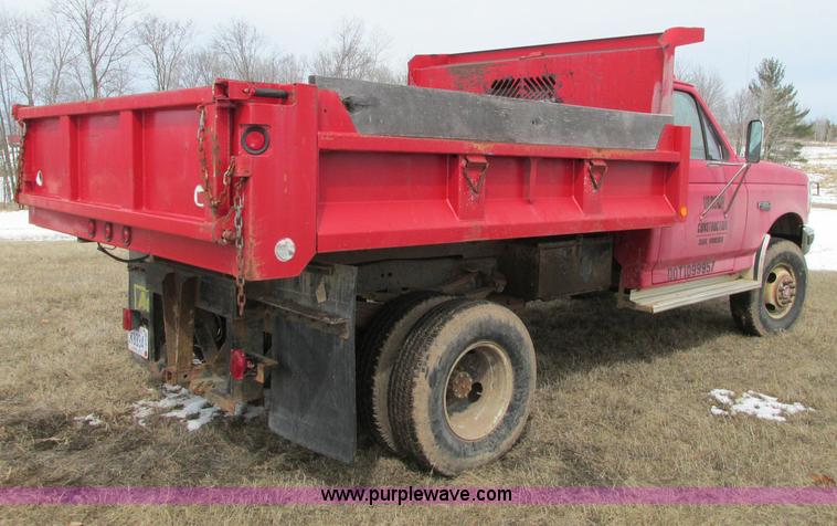 image for item E5057 1994 Ford F350 XLT dump truck