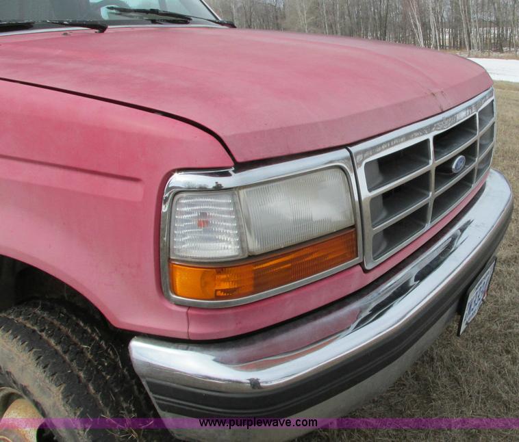 image for item E5057 1994 Ford F350 XLT dump truck
