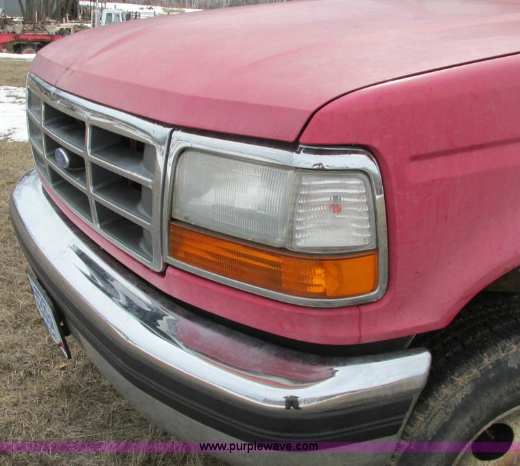 image for item E5057 1994 Ford F350 XLT dump truck