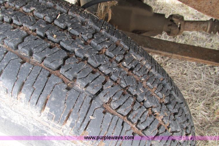 image for item E5057 1994 Ford F350 XLT dump truck