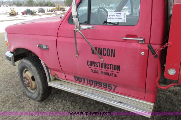 image for item E5057 1994 Ford F350 XLT dump truck