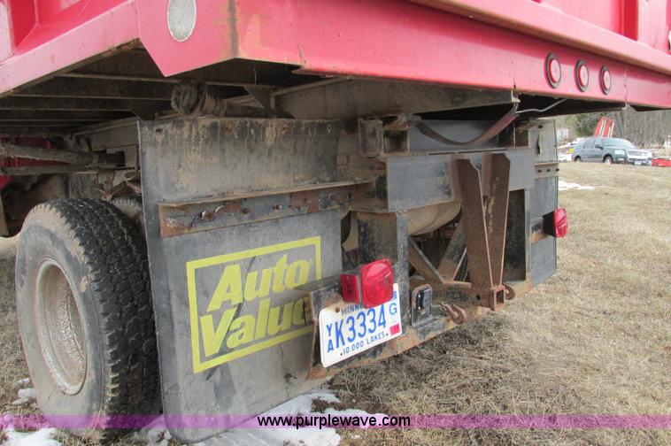 image for item E5057 1994 Ford F350 XLT dump truck