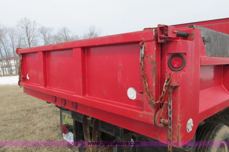 image for item E5057 1994 Ford F350 XLT dump truck