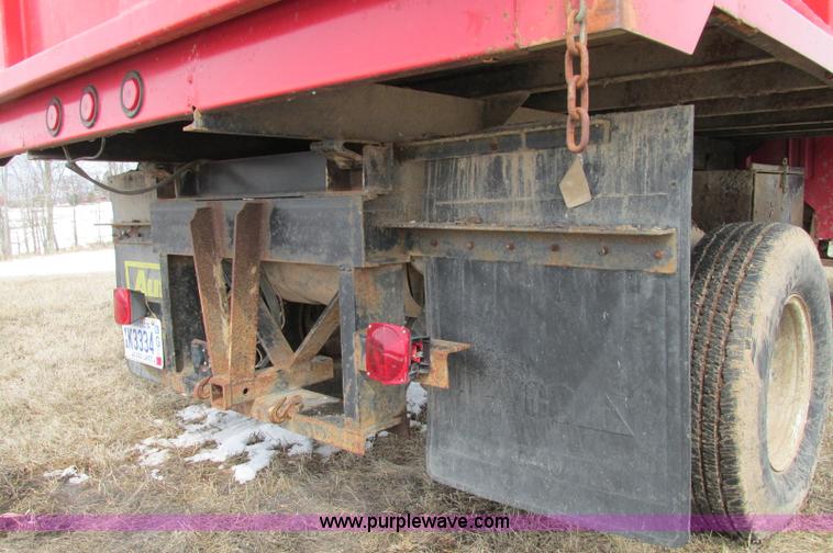 image for item E5057 1994 Ford F350 XLT dump truck