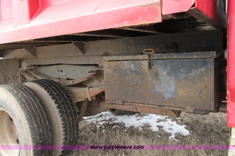 image for item E5057 1994 Ford F350 XLT dump truck