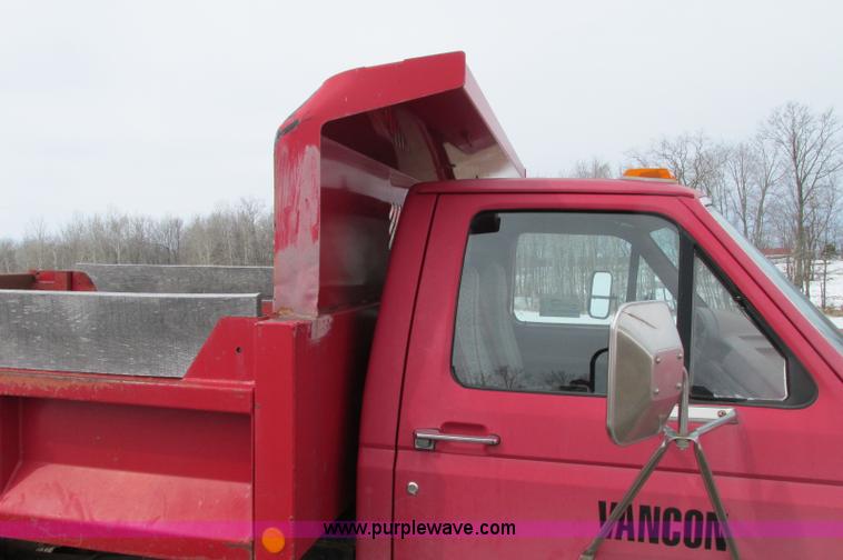 image for item E5057 1994 Ford F350 XLT dump truck
