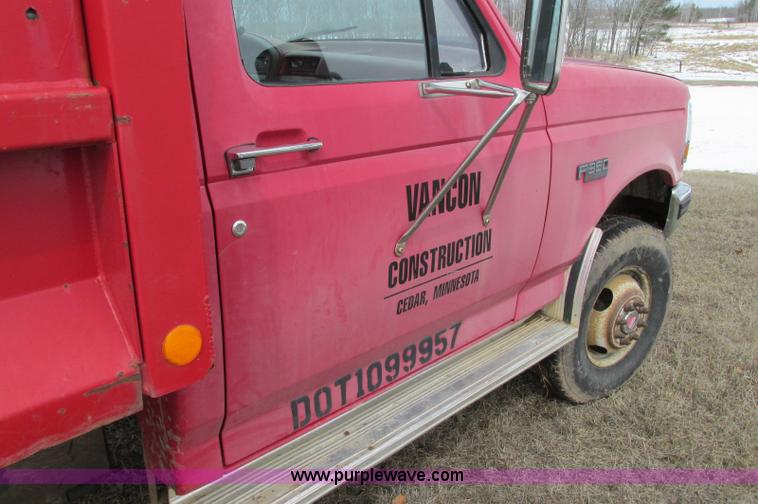 image for item E5057 1994 Ford F350 XLT dump truck