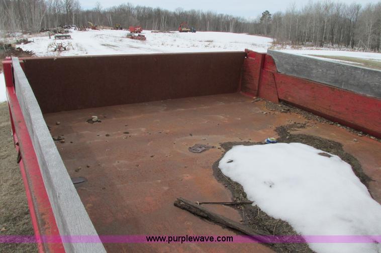 image for item E5057 1994 Ford F350 XLT dump truck