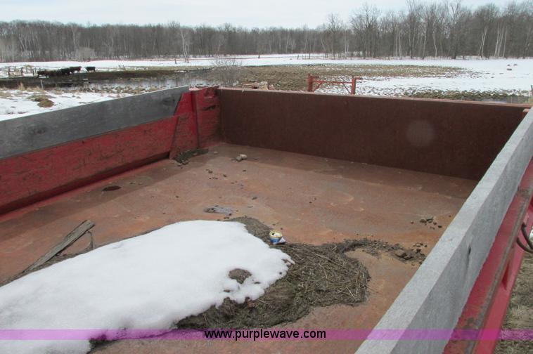 image for item E5057 1994 Ford F350 XLT dump truck