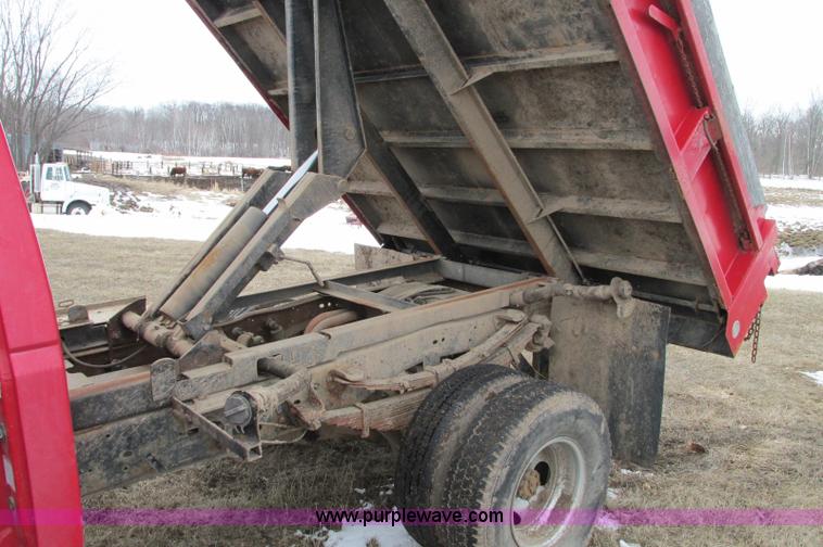 image for item E5057 1994 Ford F350 XLT dump truck