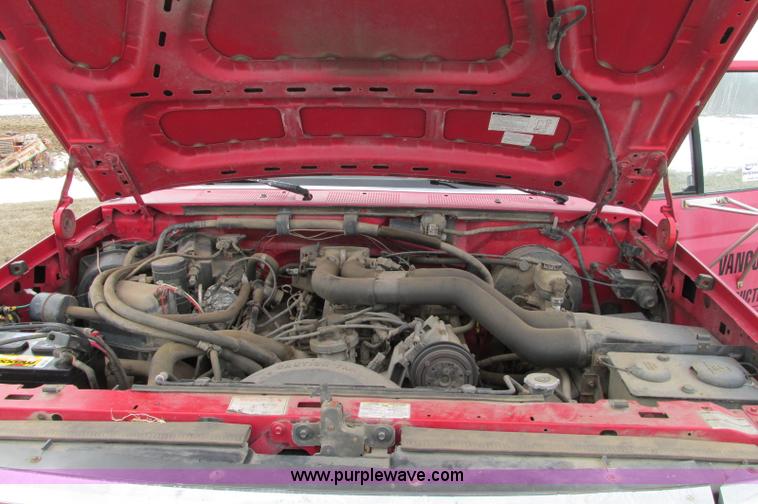 image for item E5057 1994 Ford F350 XLT dump truck