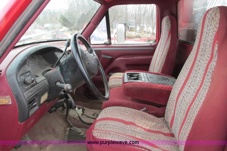 image for item E5057 1994 Ford F350 XLT dump truck