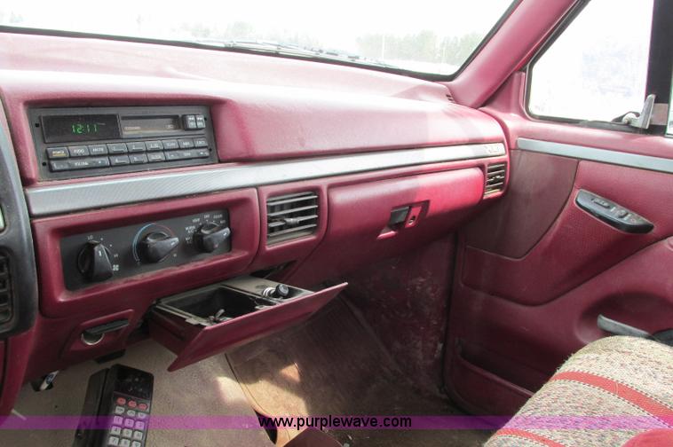 image for item E5057 1994 Ford F350 XLT dump truck