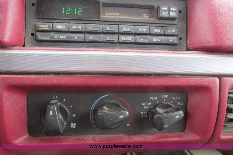 image for item E5057 1994 Ford F350 XLT dump truck