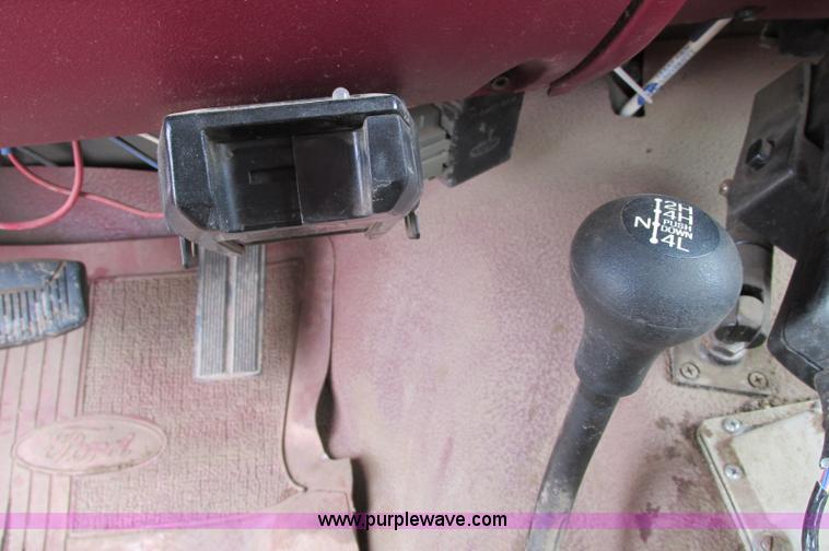 image for item E5057 1994 Ford F350 XLT dump truck