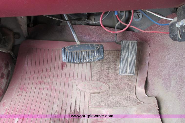 image for item E5057 1994 Ford F350 XLT dump truck