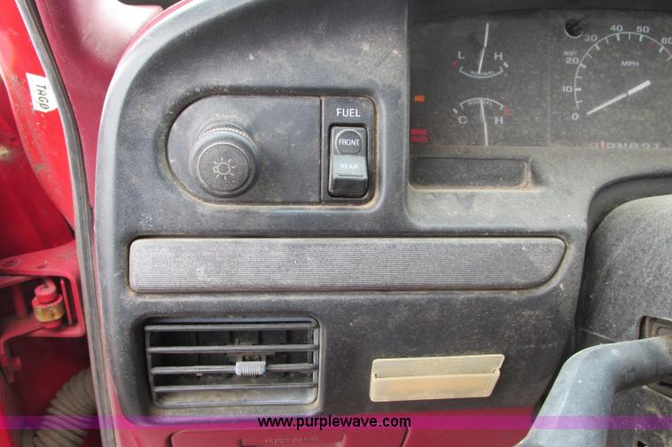 image for item E5057 1994 Ford F350 XLT dump truck