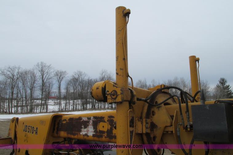 image for item E5061 1975 John Deere 570A motor grader