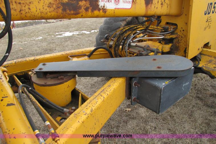 image for item E5061 1975 John Deere 570A motor grader