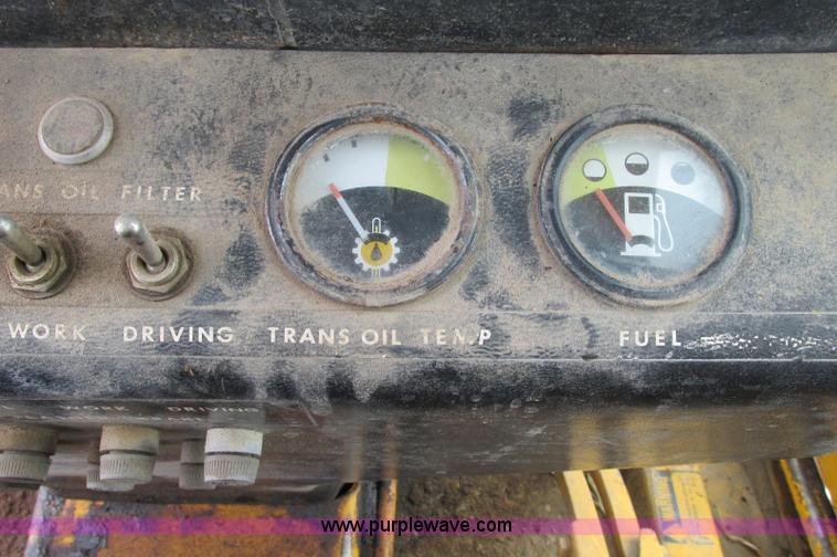 image for item E5061 1975 John Deere 570A motor grader