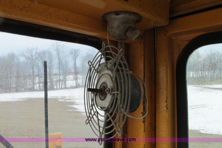 image for item E5061 1975 John Deere 570A motor grader