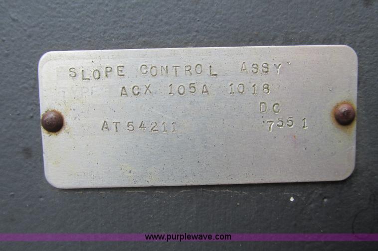 image for item E5061 1975 John Deere 570A motor grader