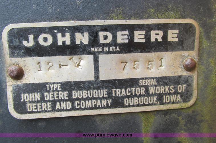 image for item E5061 1975 John Deere 570A motor grader